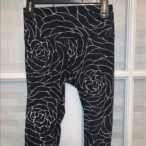 Lululemon Crop Rose Leggings